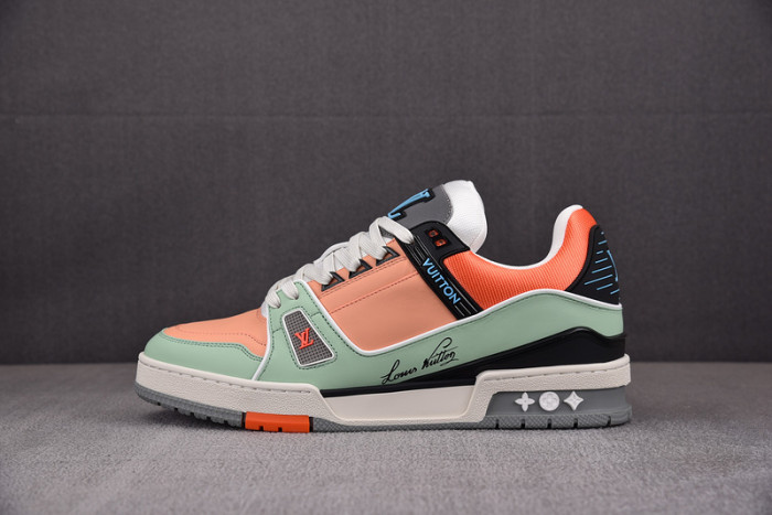 LV SNEAKER LV-000119