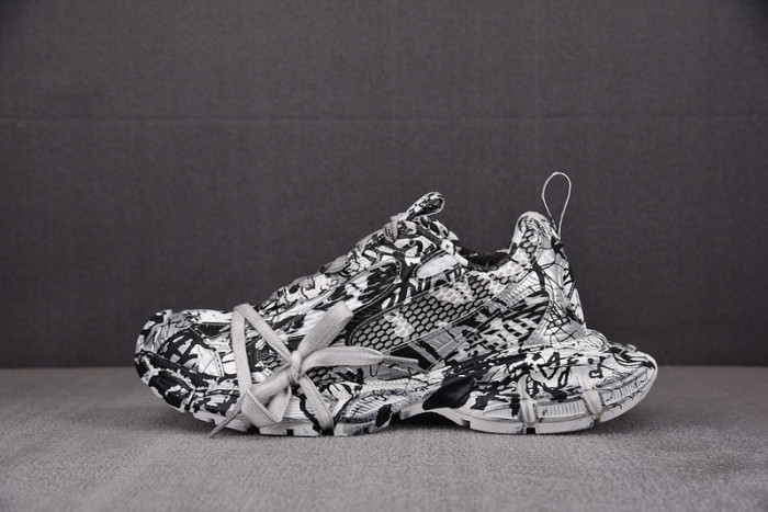 RUNNER SNEAKER RS068