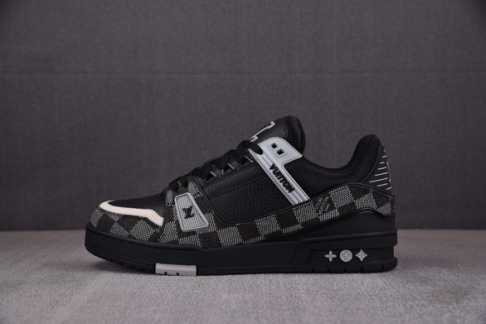 LV SNEAKER LV-000531