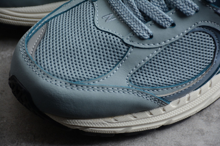 NEW BALANCE SNEAKER 008