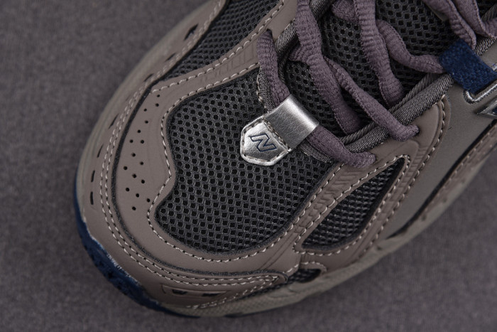 NEW BALANCE SNEAKER NB058