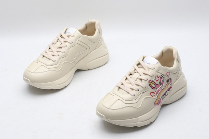 G*u*i* trainer sneaker100