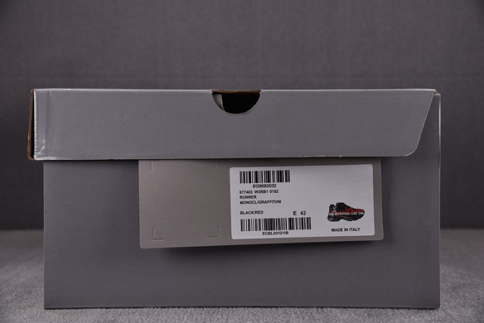 RUNNER SNEAKER RS055