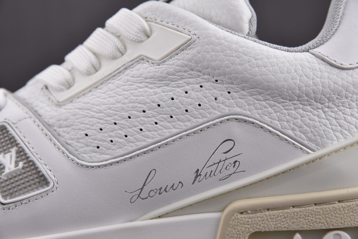 LV SNEAKER LV-000102