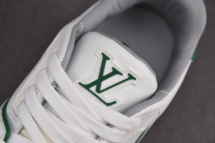 LV SNEAKER LV-000132