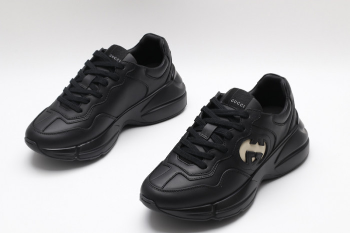 G*u*i* trainer sneaker126