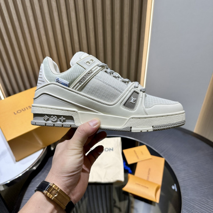 LV TRAINER SNEAKER LV-000577