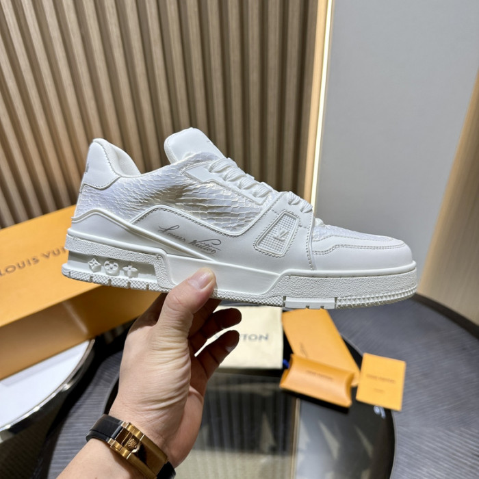 LV TRAINER SNEAKER LV-000583