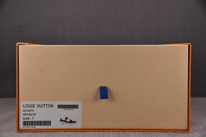 LV TRAINER SNEAKER LV-000575