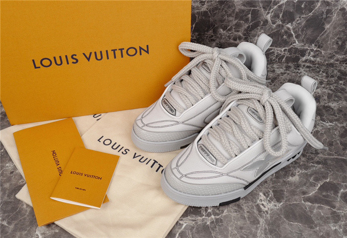 LV SNEAKER LV-000166