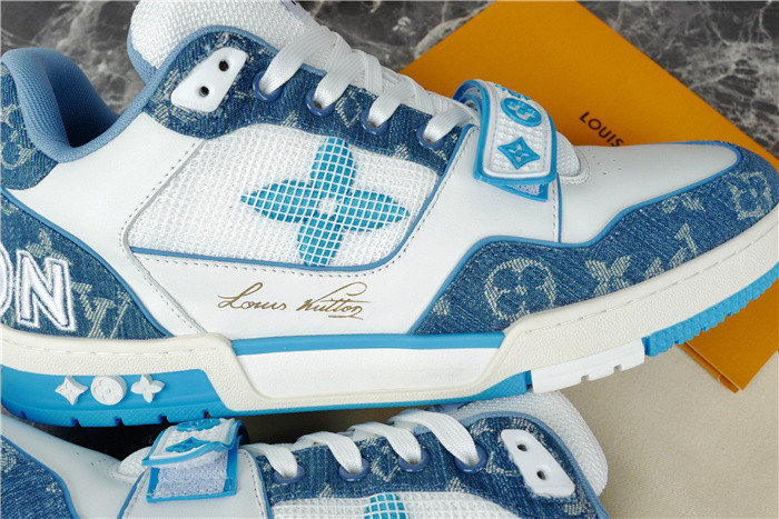LV SNEAKER LV-000261