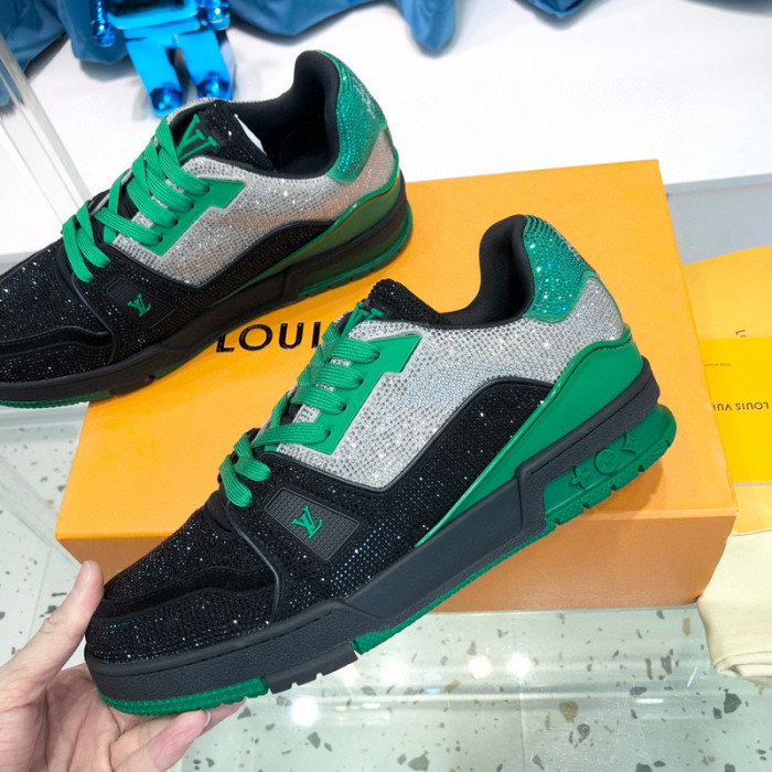 LV SNEAKER LV-000366