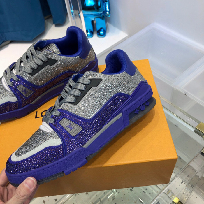 LV SNEAKER LV-000370