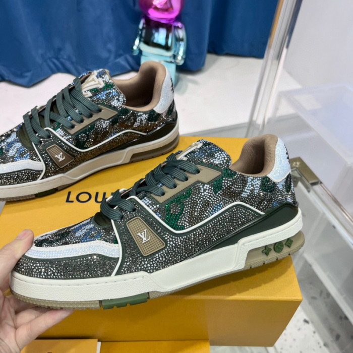 LV SNEAKER LV-000396