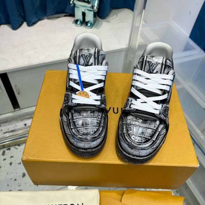 LV SNEAKER LV-000471