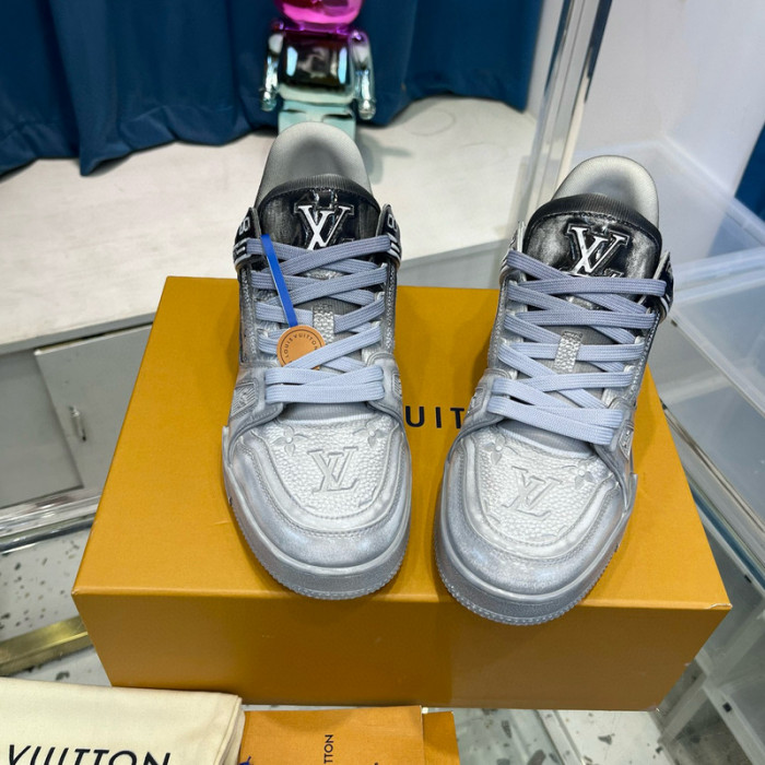 LV SNEAKER LV-000475