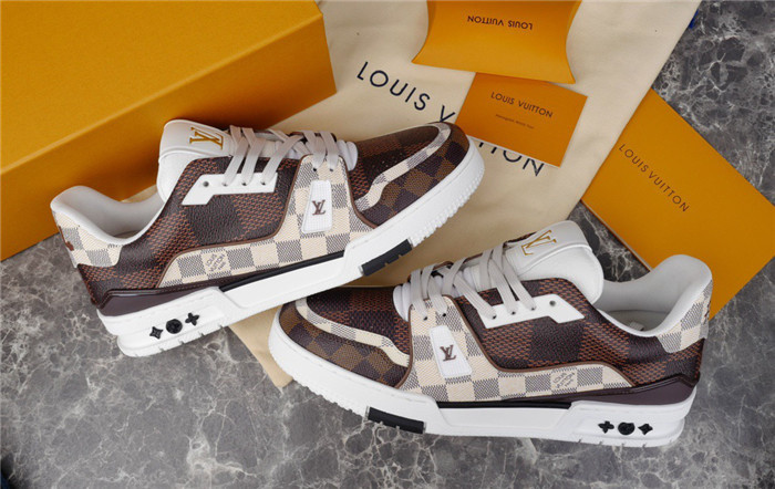 LV SNEAKER LV-000219