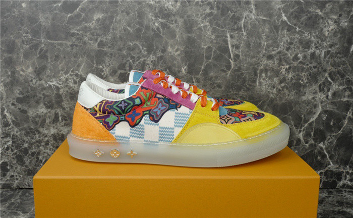 LV SNEAKER LV-000281