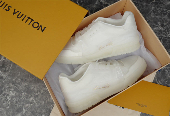 LV SNEAKER LV-000285