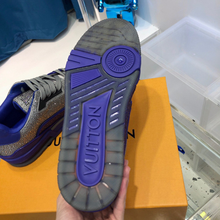 LV SNEAKER LV-000370