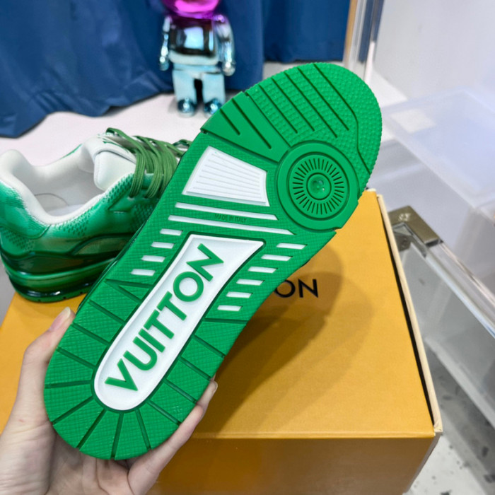 LV SNEAKER LV-000391