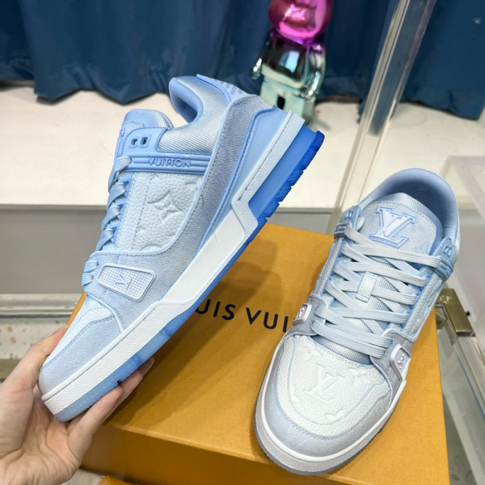 LV SNEAKER LV-000422