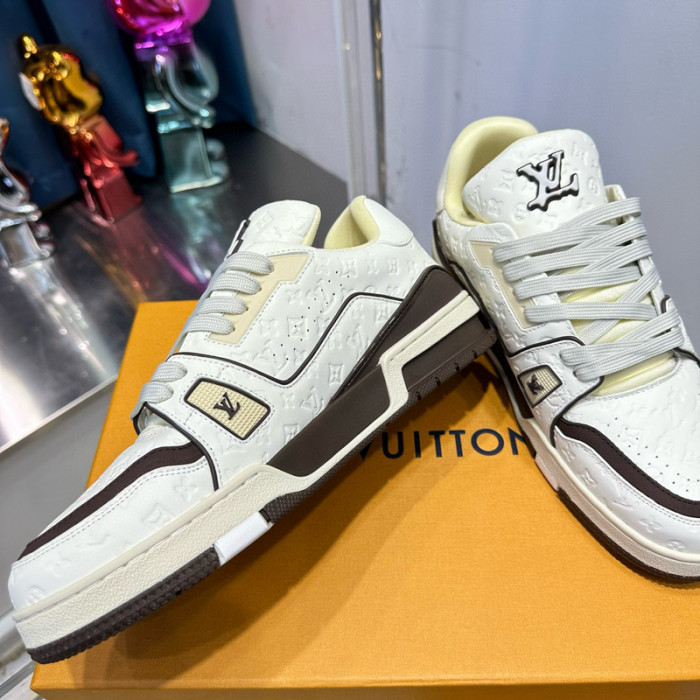 LV SNEAKER LV-000529