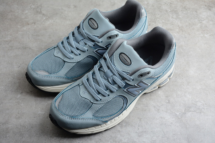 NEW BALANCE SNEAKER 008