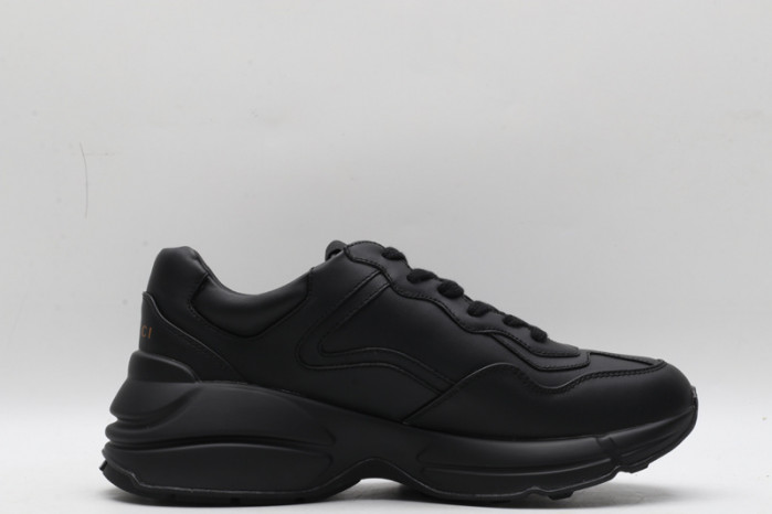 G*u*i* trainer sneaker105