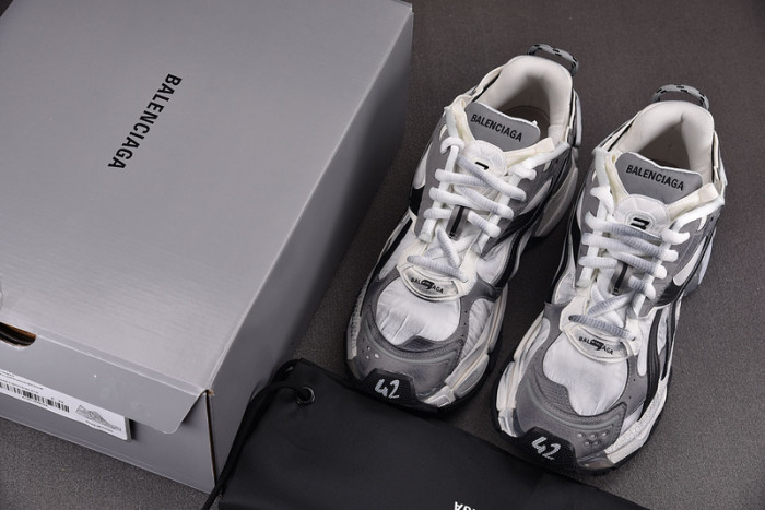 RUNNER SNEAKER RS048