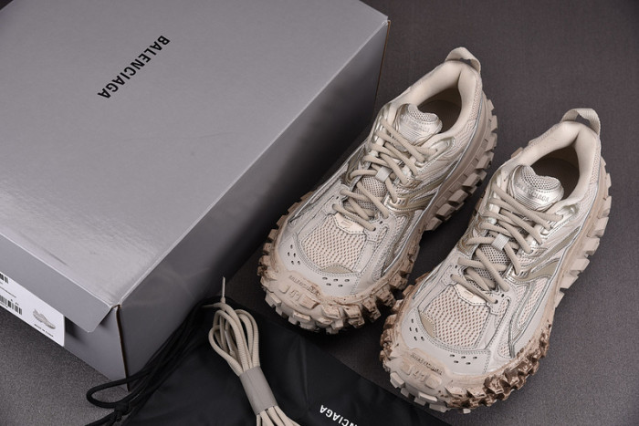 DEFENDER SNEAKER DS018