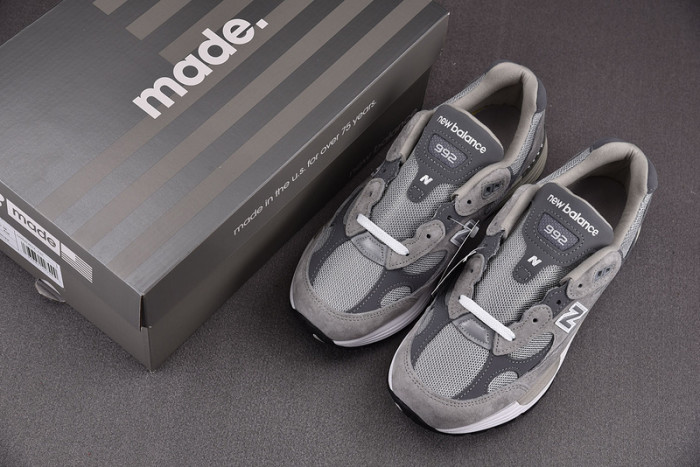 NEW BALANCE SNEAKER NB070