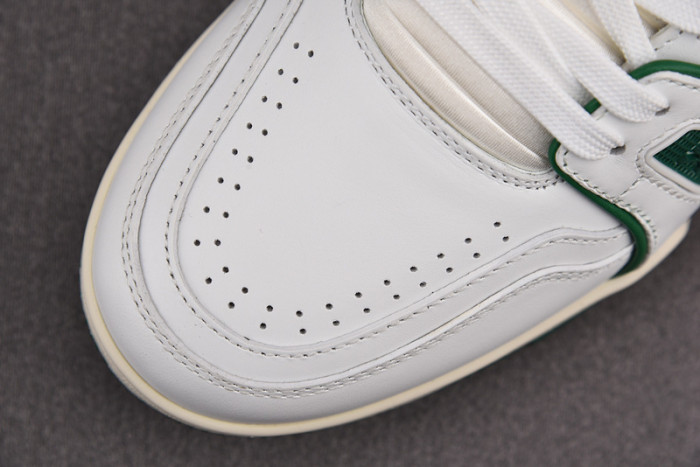 LV SNEAKER LV-000132