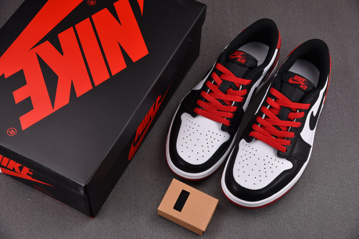 Jordan 1 Retro Low OG Black Toe (2023) CZ0790-106