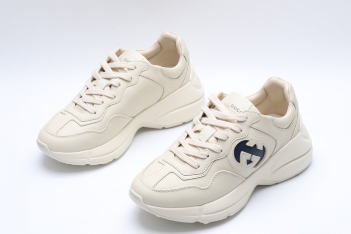 G*u*i* trainer sneaker125