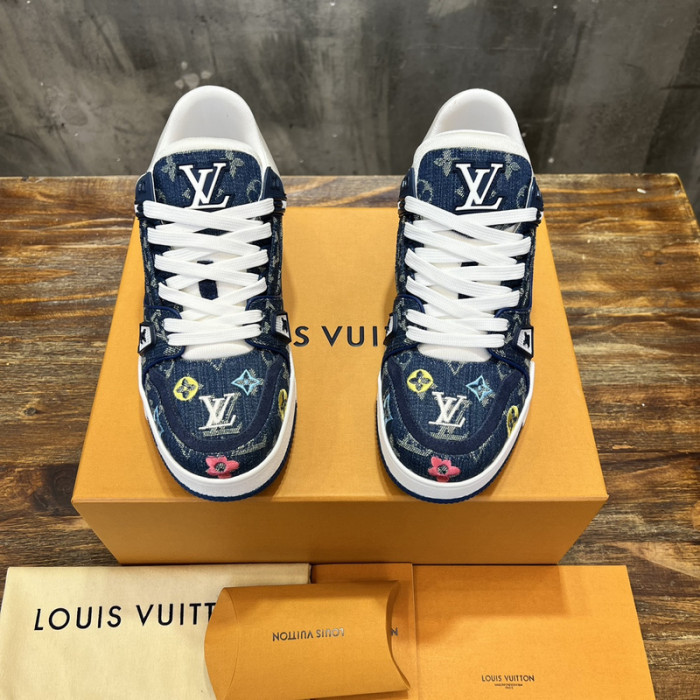 LV SNEAKER LV-000547
