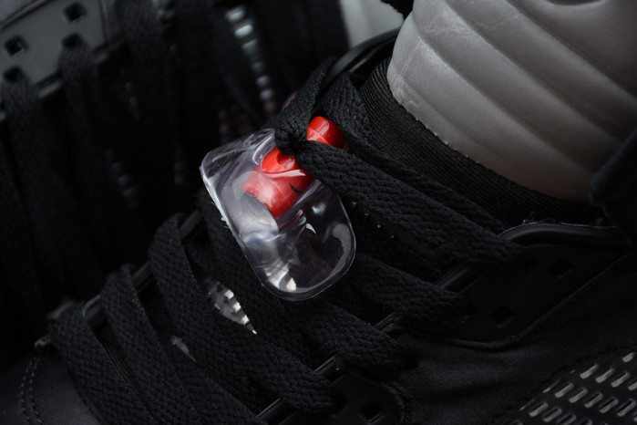 AIR JORDAN 5 RETRO "SATIN BRED" 136027-006