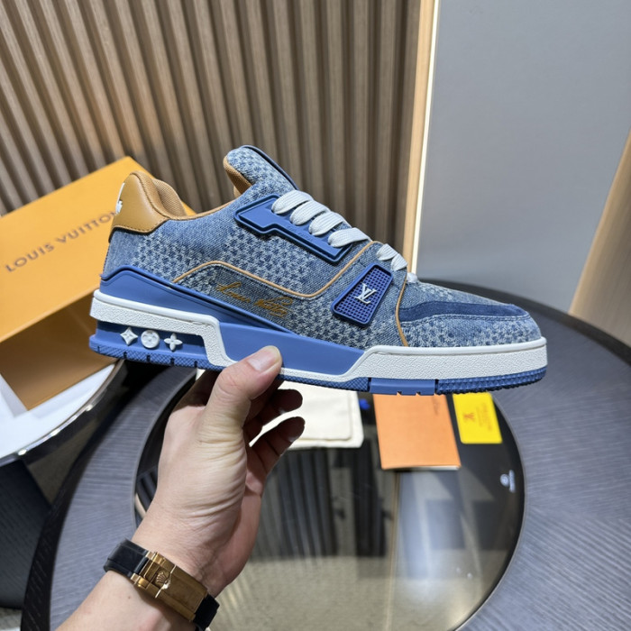 LV TRAINER SNEAKER LV-000572