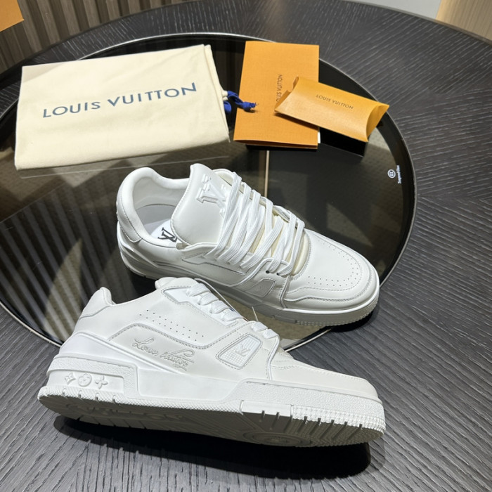 LV TRAINER SNEAKER LV-000604