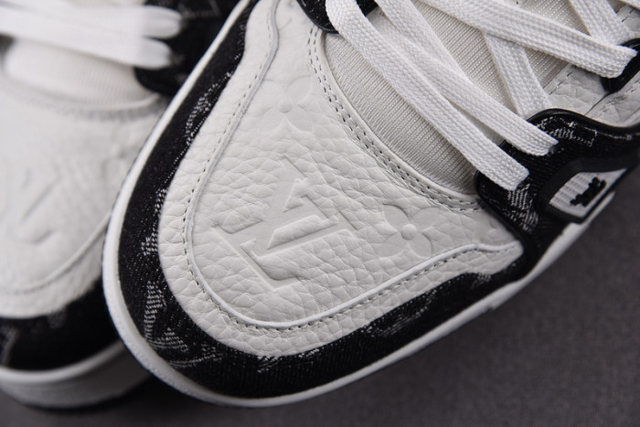 LV TRAINER SNEAKER LVT-000624