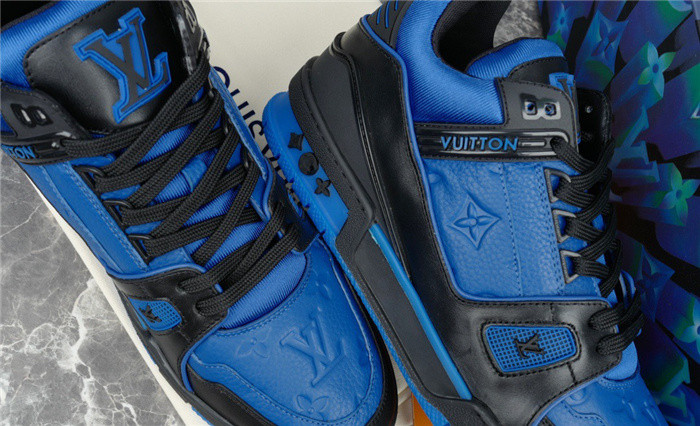 LV SNEAKER LV-000288