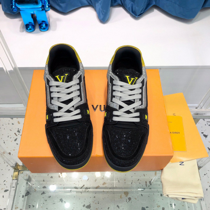 LV SNEAKER LV-000361