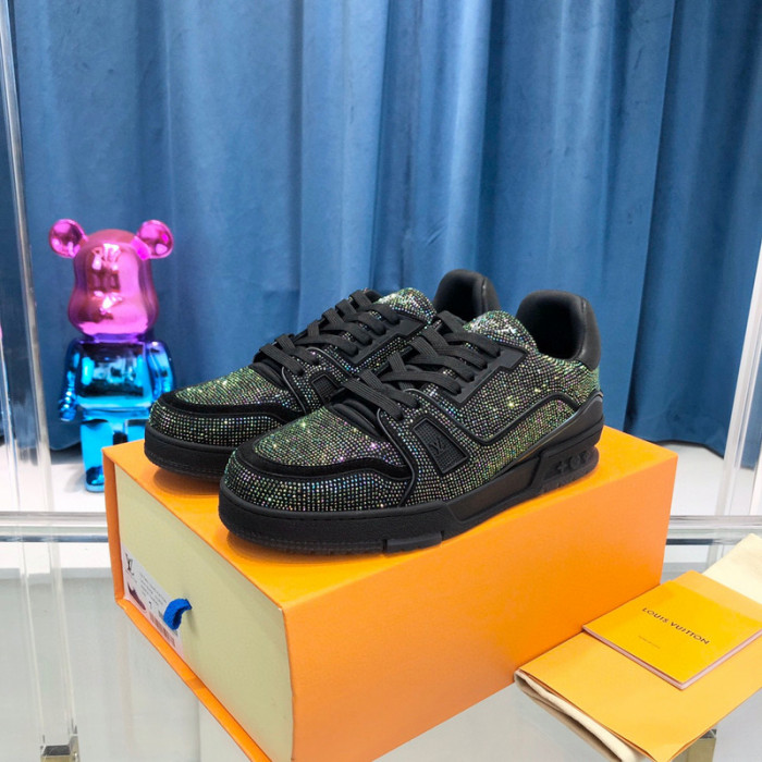 LV SNEAKER LV-000362