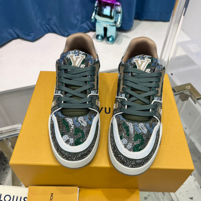LV SNEAKER LV-000396