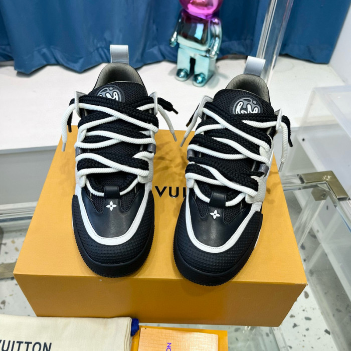 LV SNEAKER LV-000435