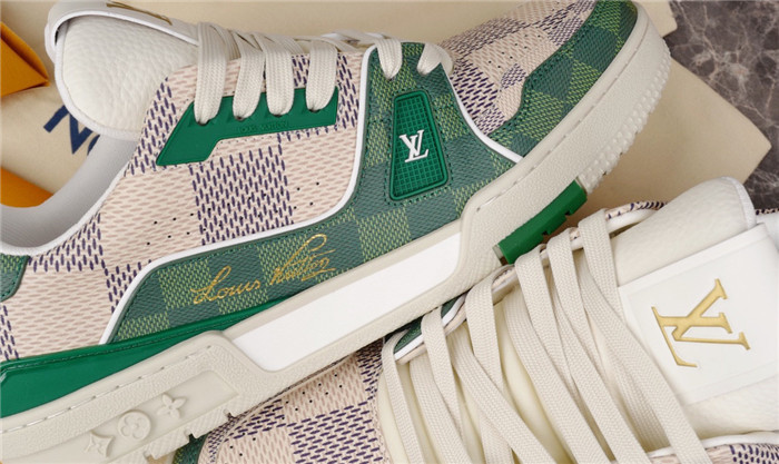 LV SNEAKER LV-000212