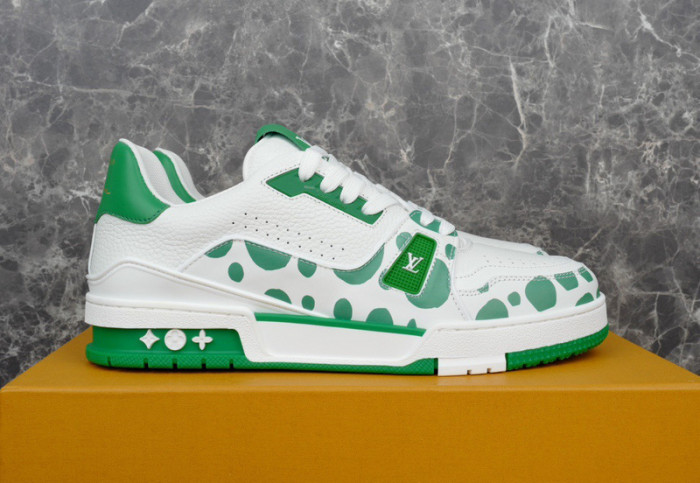 LV SNEAKER LV-000236