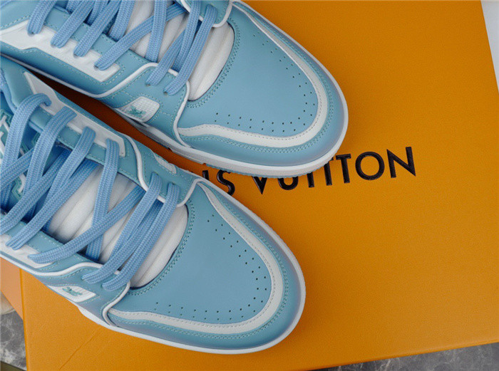 LV SNEAKER LV-000259