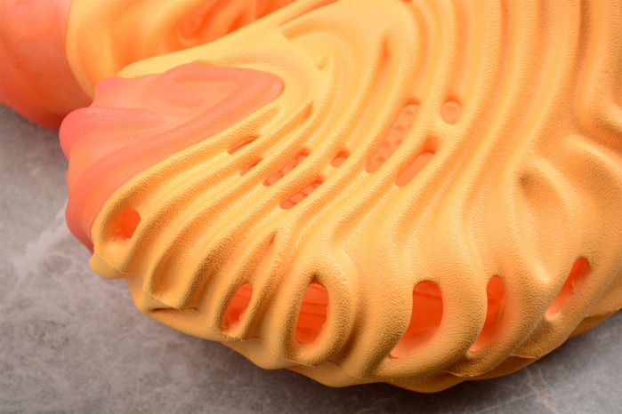 Cr*0*s x salehe bembury c00009