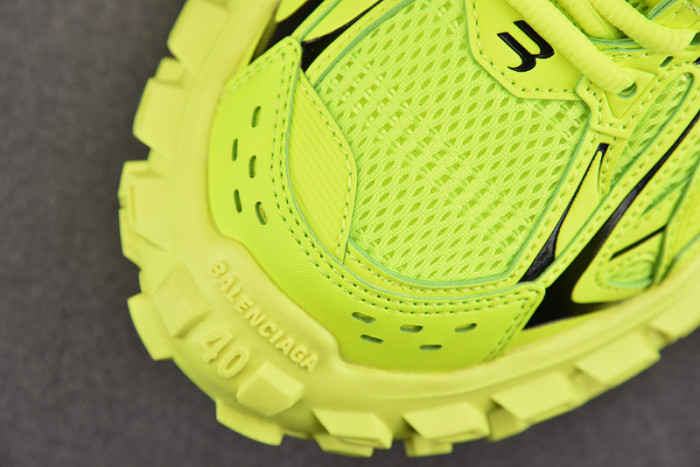 DEFENDER SNEAKER DS012